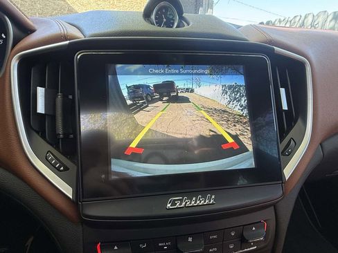 Used 2018 Maserati Ghibli image 23