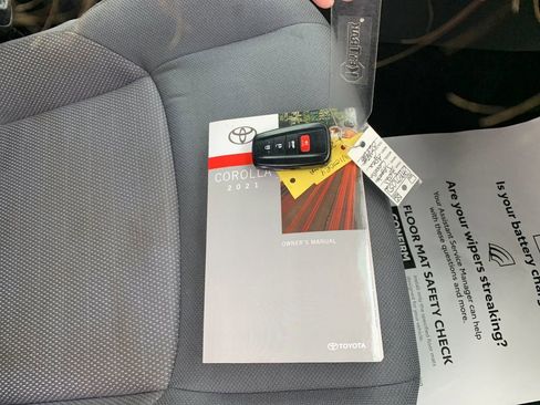 Used 2021 Toyota Corolla SE w/ Carpet Mat Package (TMS) image 9