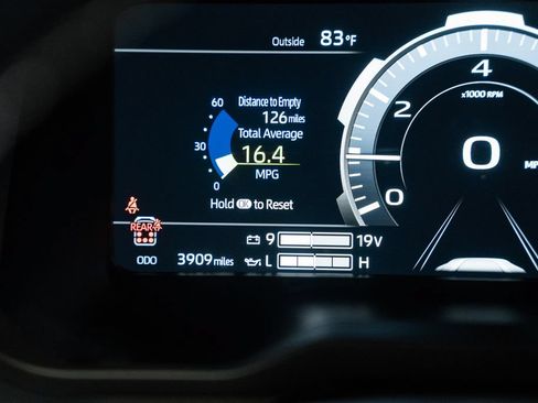 Used 2025 Toyota Sequoia Capstone AWD/4WD image 41