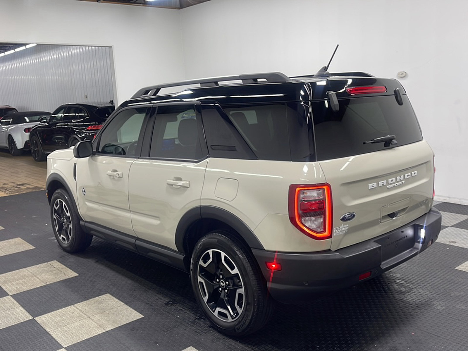 Used 2024 Ford Bronco Sport Outer Banks AWD/4WD image 16