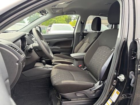 Used 2025 Mitsubishi Outlander Sport AWD image 16