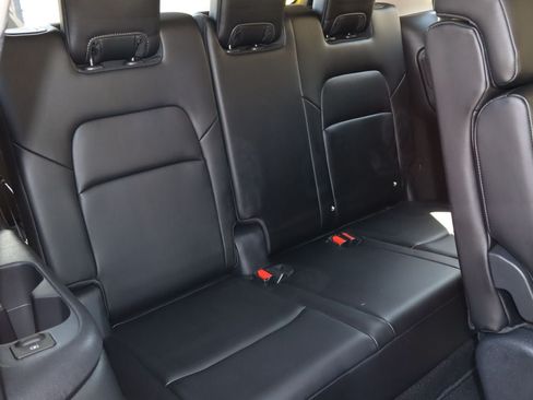 Used 2024 Nissan Pathfinder Platinum w/ Lighting Package (N92) FWD image 20