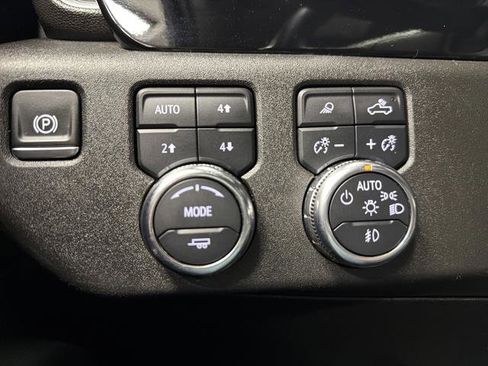 Used 2024 GMC Sierra 3500 SLE AWD/4WD image 21