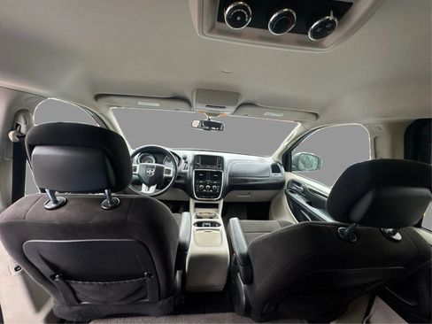 Used 2012 Dodge Grand Caravan SXT w/ UConnect Hands-Free Group FWD image 26
