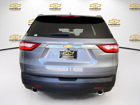 Used 2021 Chevrolet Traverse LS FWD image 7