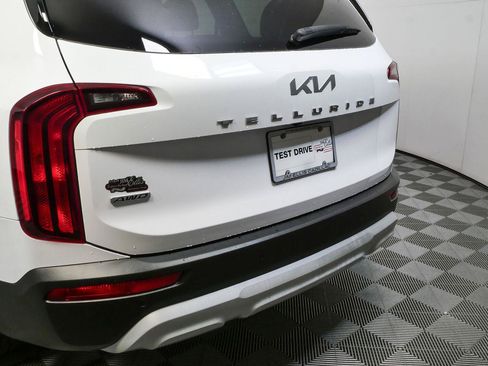 Used 2022 Kia Telluride LX AWD/4WD image 33