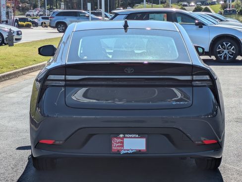 New 2026 Toyota Prius Plug-In Hybrid FWD image 5