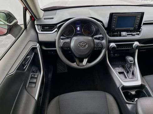 Used 2021 Toyota RAV4 LE image 20