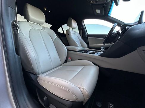 Used 2022 Genesis G70 2.0T image 25