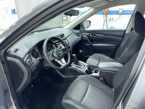 Used 2018 Nissan Rogue S image 27