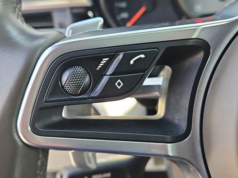 Certified 2019 Porsche Macan S AWD/4WD image 30