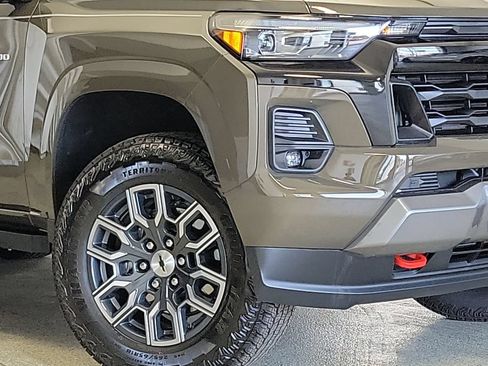 Used 2024 Chevrolet Colorado Z71 w/ Advanced Trailering Package AWD/4WD image 3