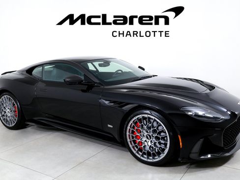 Used 2023 Aston Martin DBS Coupe RWD image 2