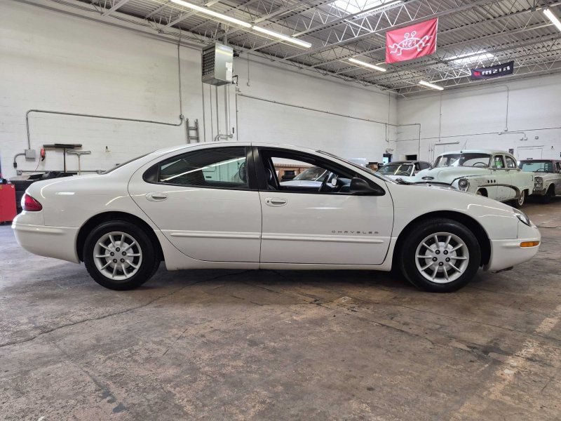Used 1998 Chrysler Concorde LXi FWD image 18