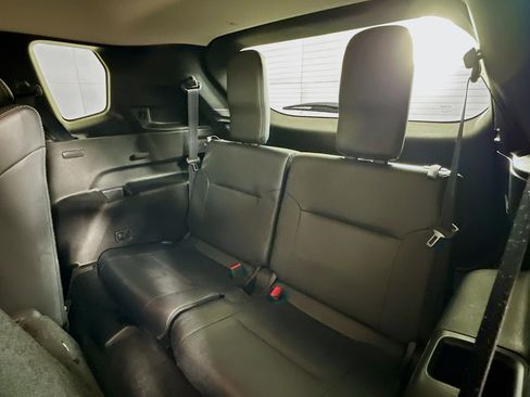 Used 2024 Mitsubishi Outlander SE image 29