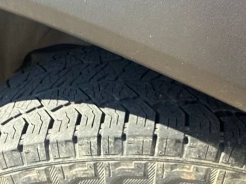 Used 2024 Nissan Frontier Pro-X RWD image 14