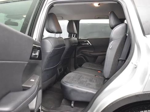 Used 2024 Mitsubishi Outlander Ralliart image 15