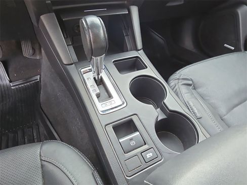 Used 2017 Subaru Legacy 2.5i Limited image 16