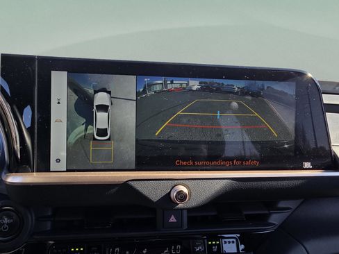 Used 2023 Toyota Crown Platinum image 17