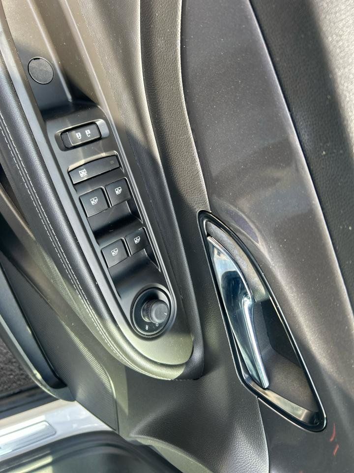 Used 2022 Buick Encore Preferred AWD/4WD image 13