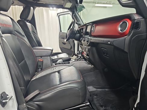 Used 2020 Jeep Wrangler Unlimited Rubicon w/ Uconnect 4C Nav & Sound Group AWD/4WD image 13