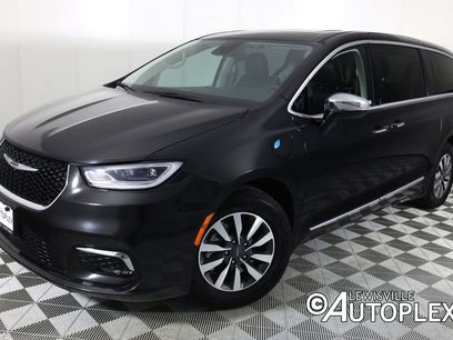Used 2023 Chrysler Pacifica Limited
