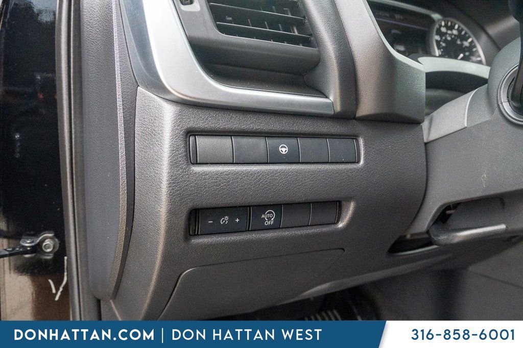 Used 2023 Nissan Rogue SV FWD image 14