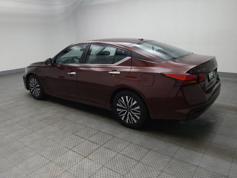 Used 2024 Nissan Altima 2.5 SV FWD image 3
