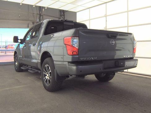 Used 2024 Nissan Titan SV w/ SV Convenience Package AWD/4WD image 6
