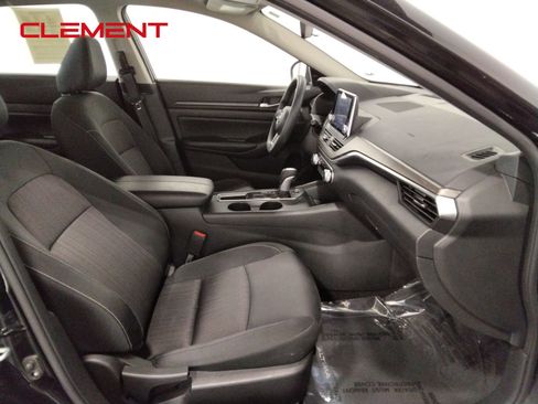 Used 2025 Nissan Altima 2.5 SV image 37