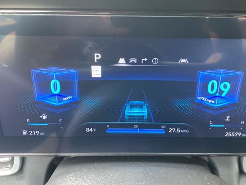 Used 2025 Hyundai Elantra SEL FWD image 37