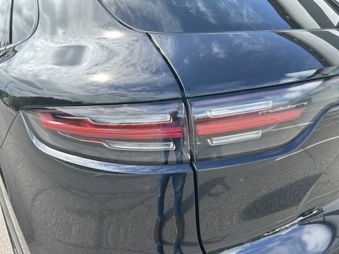 Used 2019 Porsche Cayenne AWD/4WD image 10