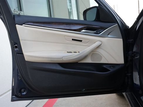 Used 2020 BMW 530i xDrive 530i xDrive w/ Premium Package image 18