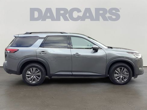 Used 2022 Nissan Pathfinder SV image 8