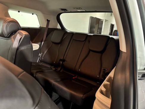 Used 2023 Kia Carnival SX image 27