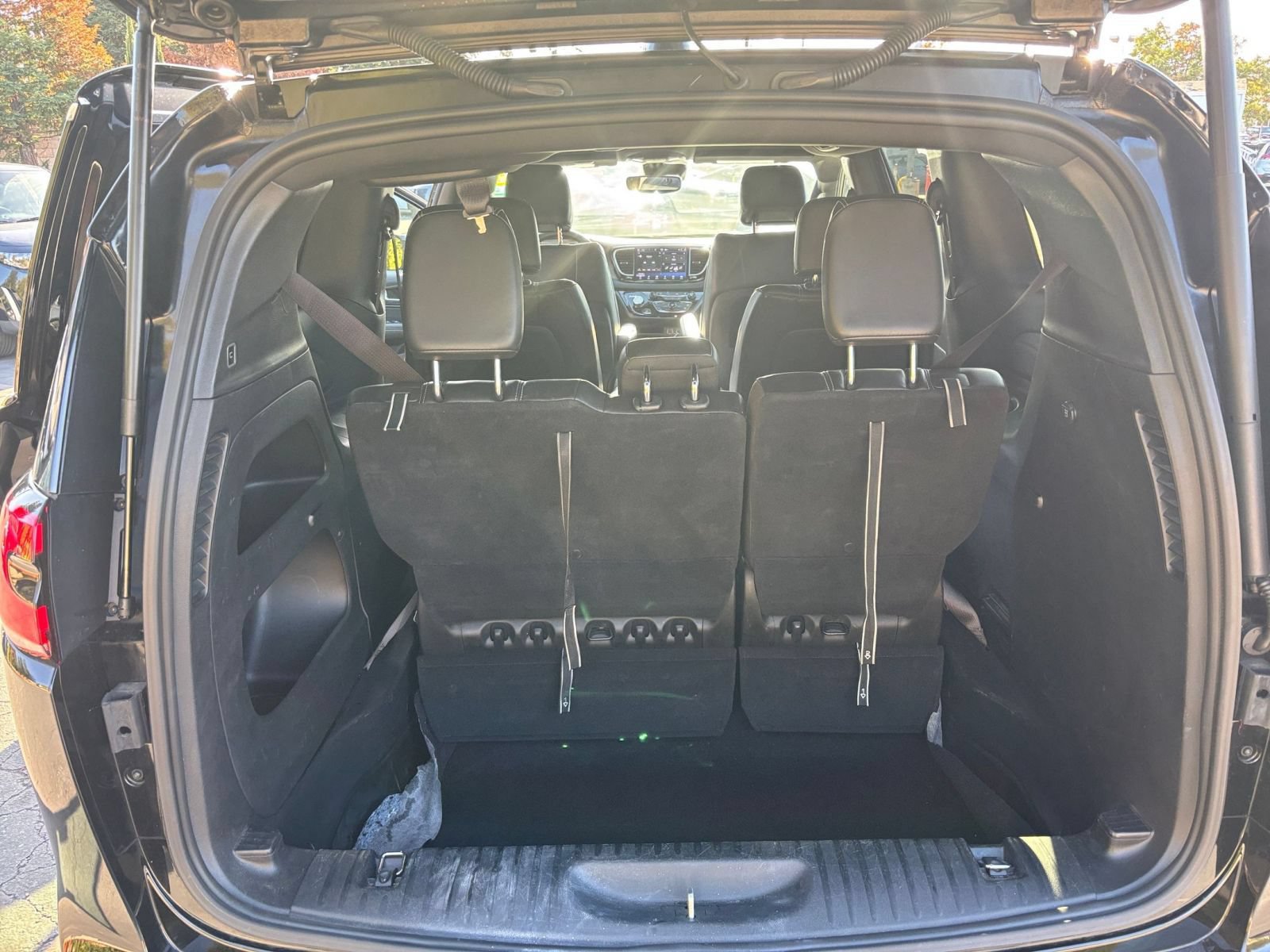 Used 2025 Chrysler Pacifica Select FWD image 33