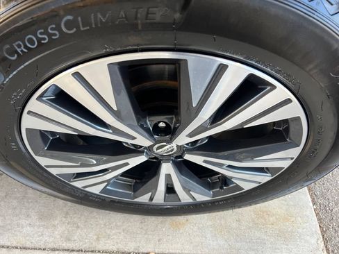 Used 2021 Nissan Rogue SV AWD/4WD image 42
