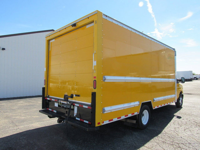 Used 2022 Ford E-350 and Econoline 350 Super Duty RWD image 3