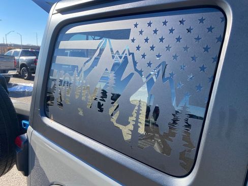 Used 2022 Jeep Wrangler Unlimited Sahara image 36