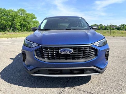 Used 2023 Ford Escape Active w/ Cold Weather Package FWD image 8