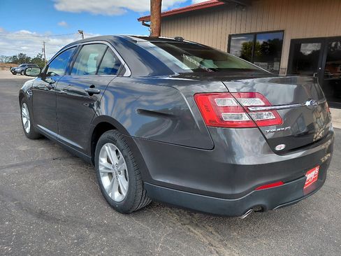 Used 2018 Ford Taurus SE FWD image 8
