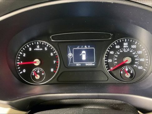 Used 2017 Kia Sorento LX FWD image 12