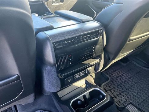 Used 2024 Jeep Wagoneer Series III image 28