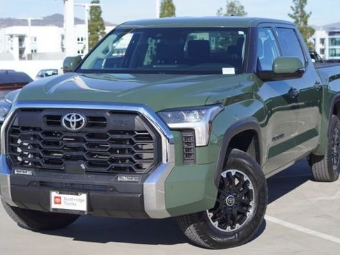 Used 2022 Toyota Tundra SR5 w/ TRD Off-Road Package image 4