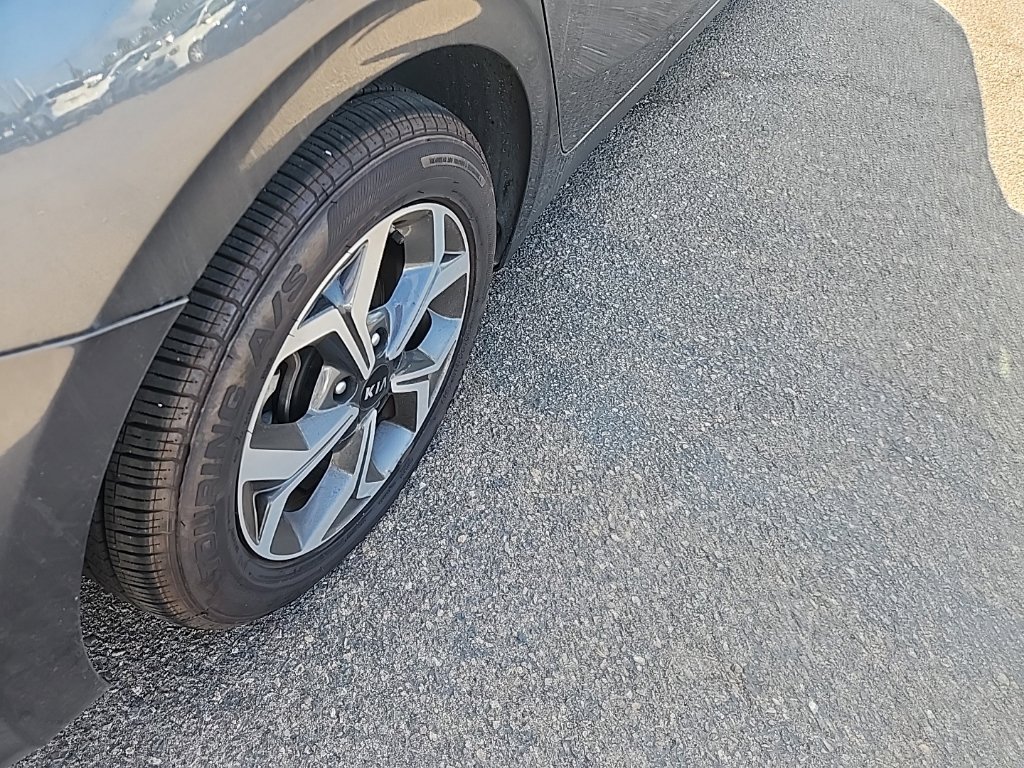 Certified 2021 Kia Forte LXS FWD image 15