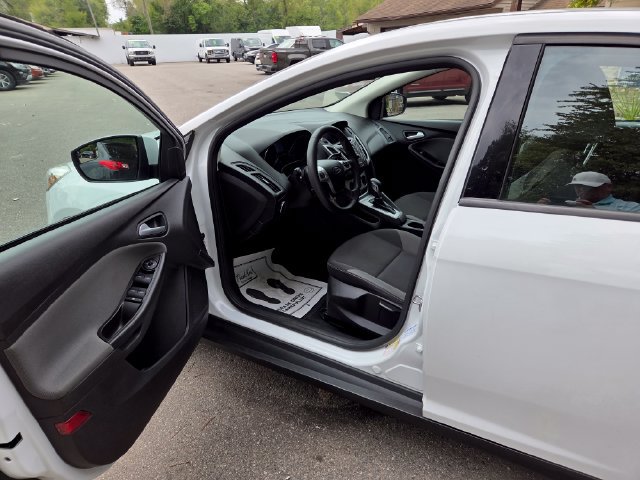 Used 2014 Ford Focus SE FWD image 11