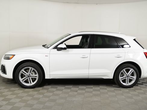Certified 2022 Audi Q5 e Premium w/ Convenience Package image 2