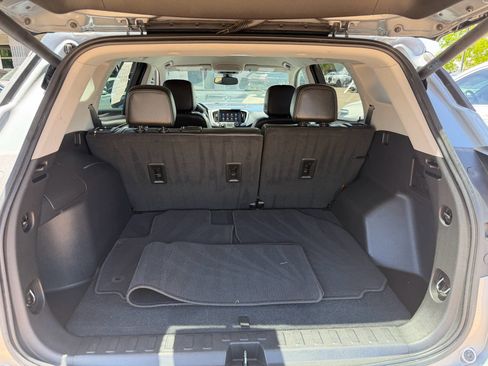 Used 2024 GMC Terrain SLT AWD/4WD image 31