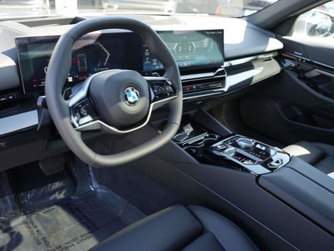 Used 2026 BMW 530i w/ Premium Package RWD image 8