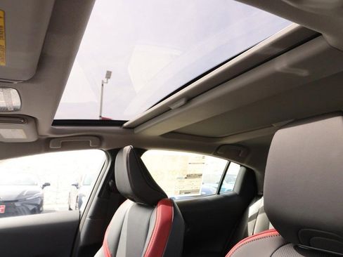 New 2026 Toyota Prius Plug-In Hybrid image 9